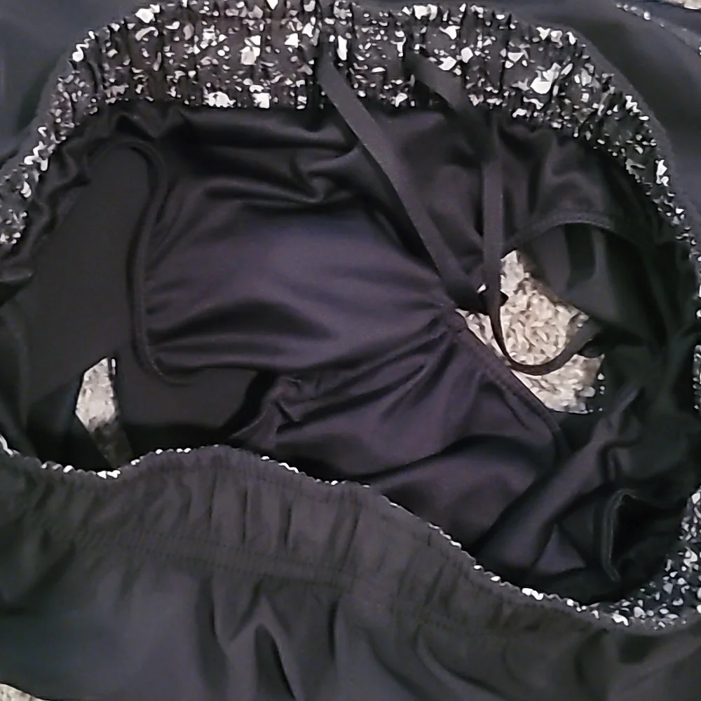 STUNNING NIKE TEMPO DRIFIT RUNNING SHORTS CURVED HEM WITH MESH - Picture 9 of 9